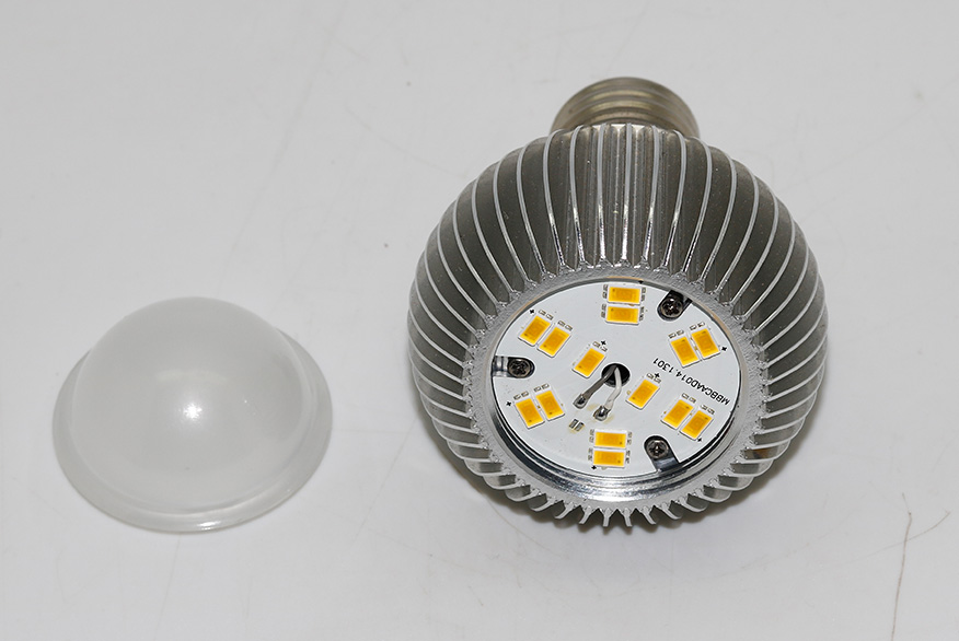 LED 灯 E27 7W